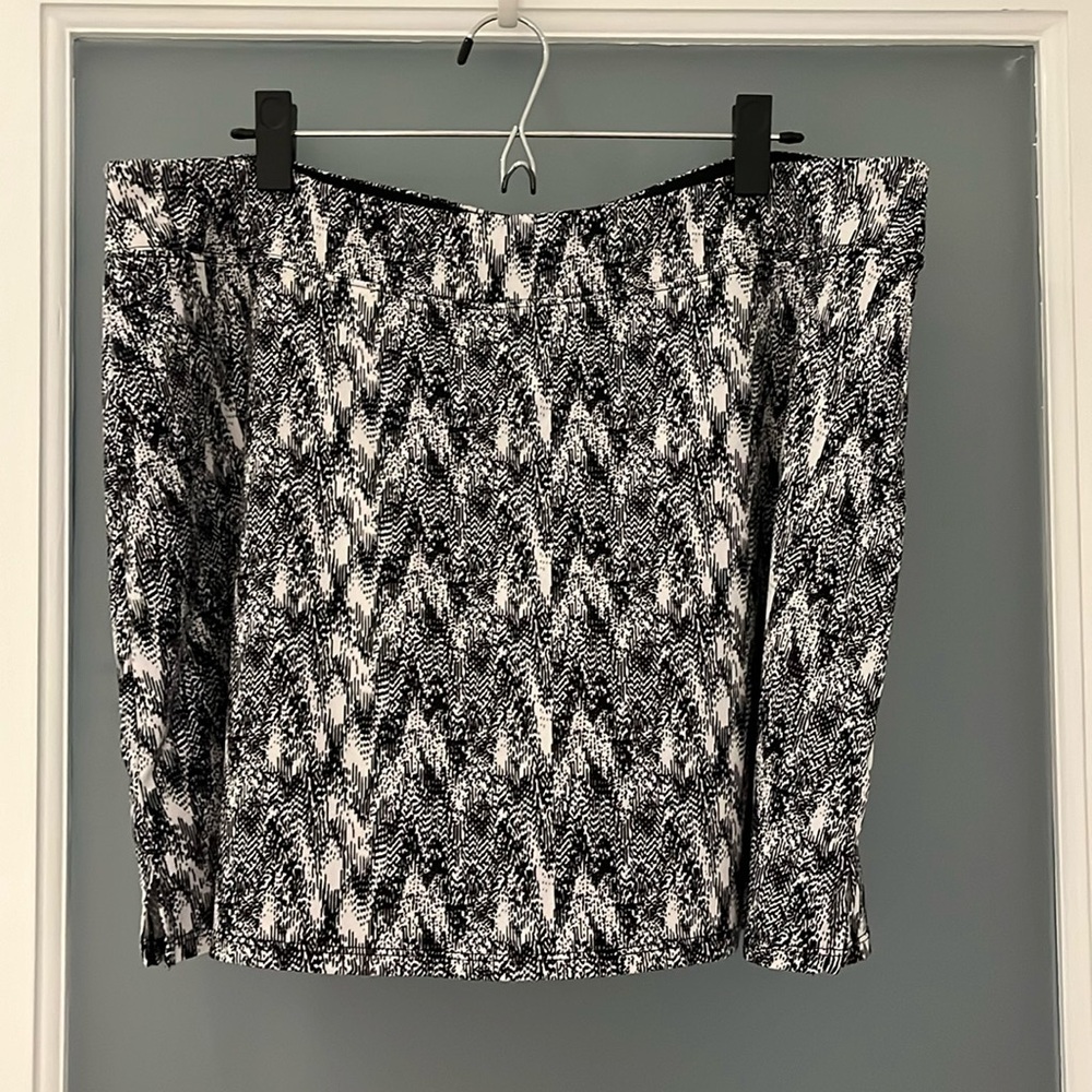 Tranquility by Colorado Clothing Women's Black and White Design Skort